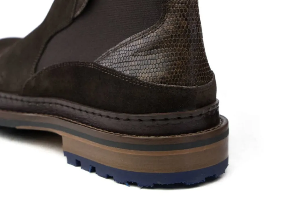 Sportief | Laarzen^Floris van Bommel Chelsea Boots Donkerbruin Suede
